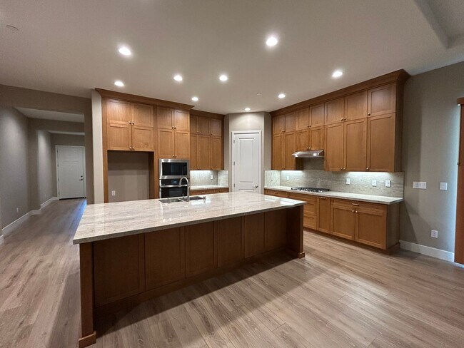 Foto del edificio - 3 Bedroom 2 Bathroom Luxury 55+ Living in Twin Oaks