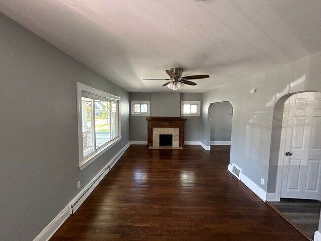 Foto del edificio - Beautiful single family home in Euclid
