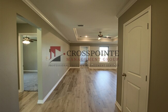 Foto del edificio - Beautiful 3 Bedroom 2 Bathroom Townhouse in South Tyler!