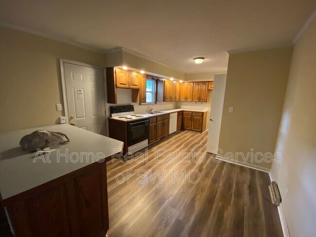Foto del edificio - 1272 E Woodland St