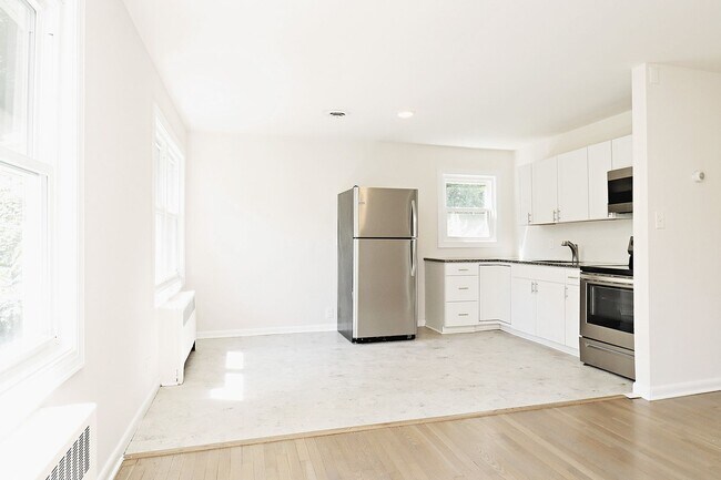 Foto del edificio - Updated Dog-Friendly Apartment With Ting Internet