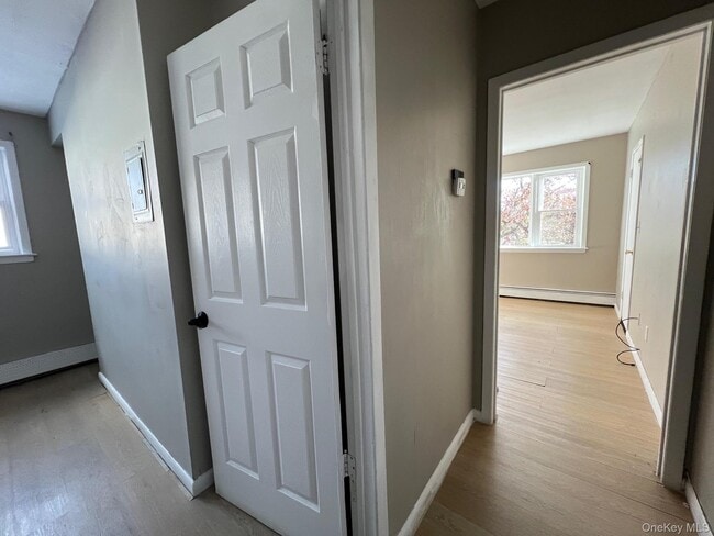 Building Photo - 1313 Jericho Tpke