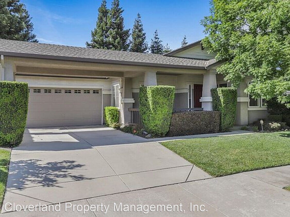Primary Photo - 3 br, 2 bath House - 1350 E. C St.