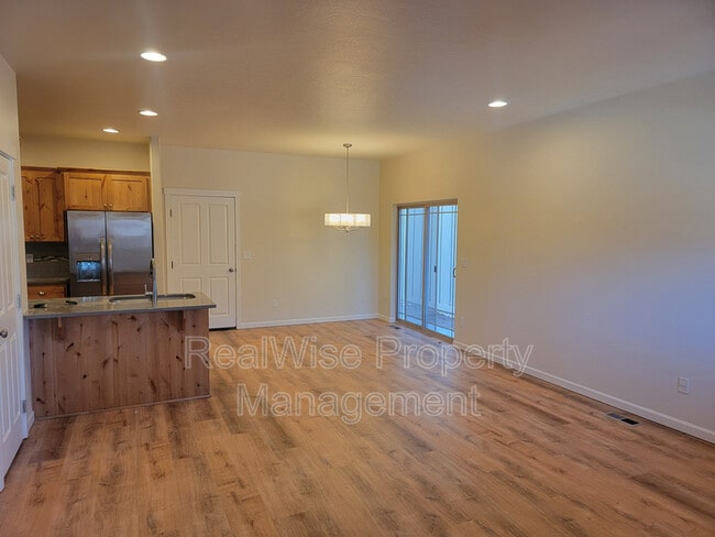 Foto del edificio - 170 NW 30th St