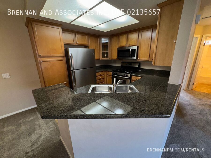 Foto principal - 12580 Carmel Creek Rd
