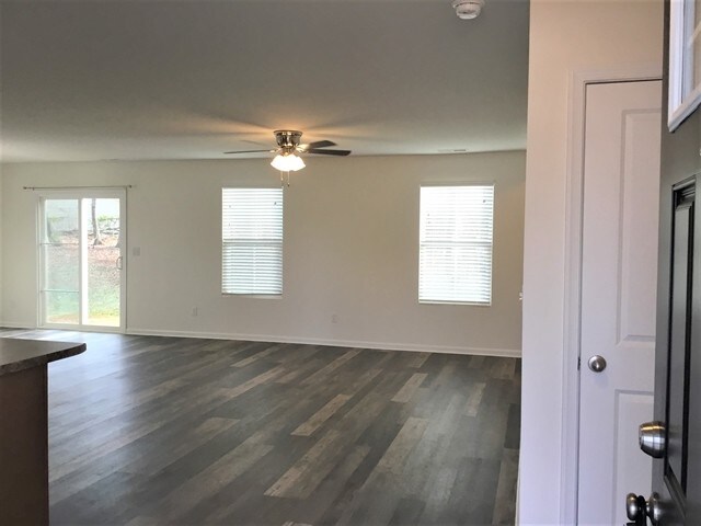 Building Photo - 1733 Hooper Court