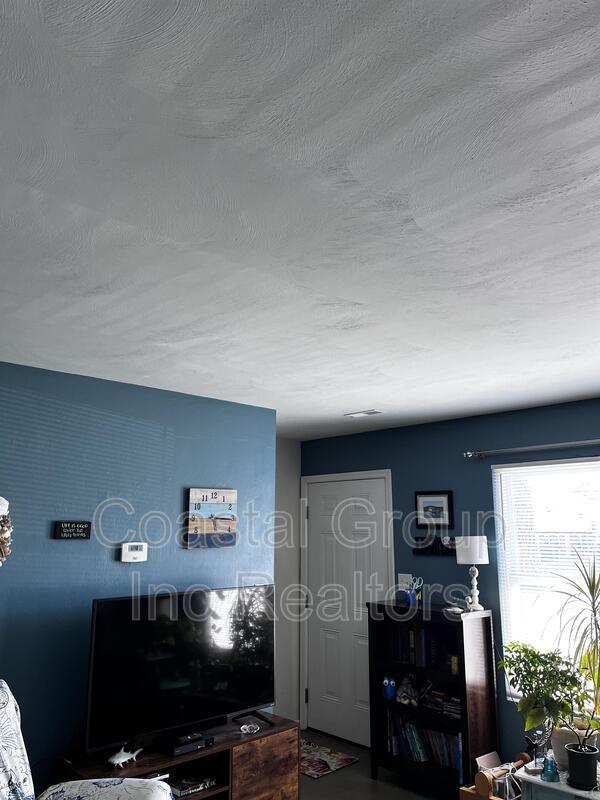 Building Photo - 9518 18th Bay St