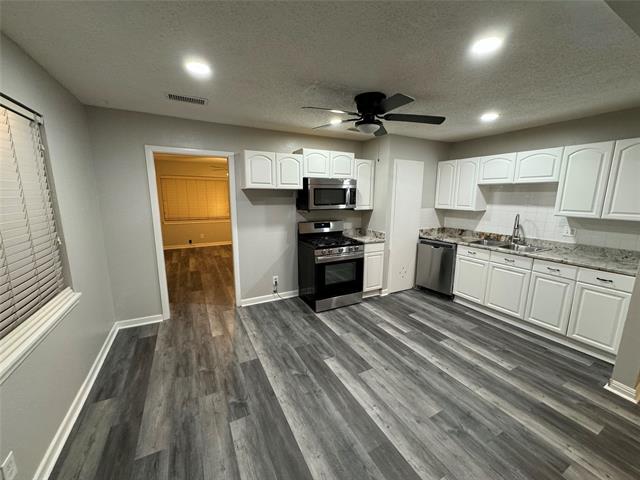Foto del edificio - 907 Walters Ln