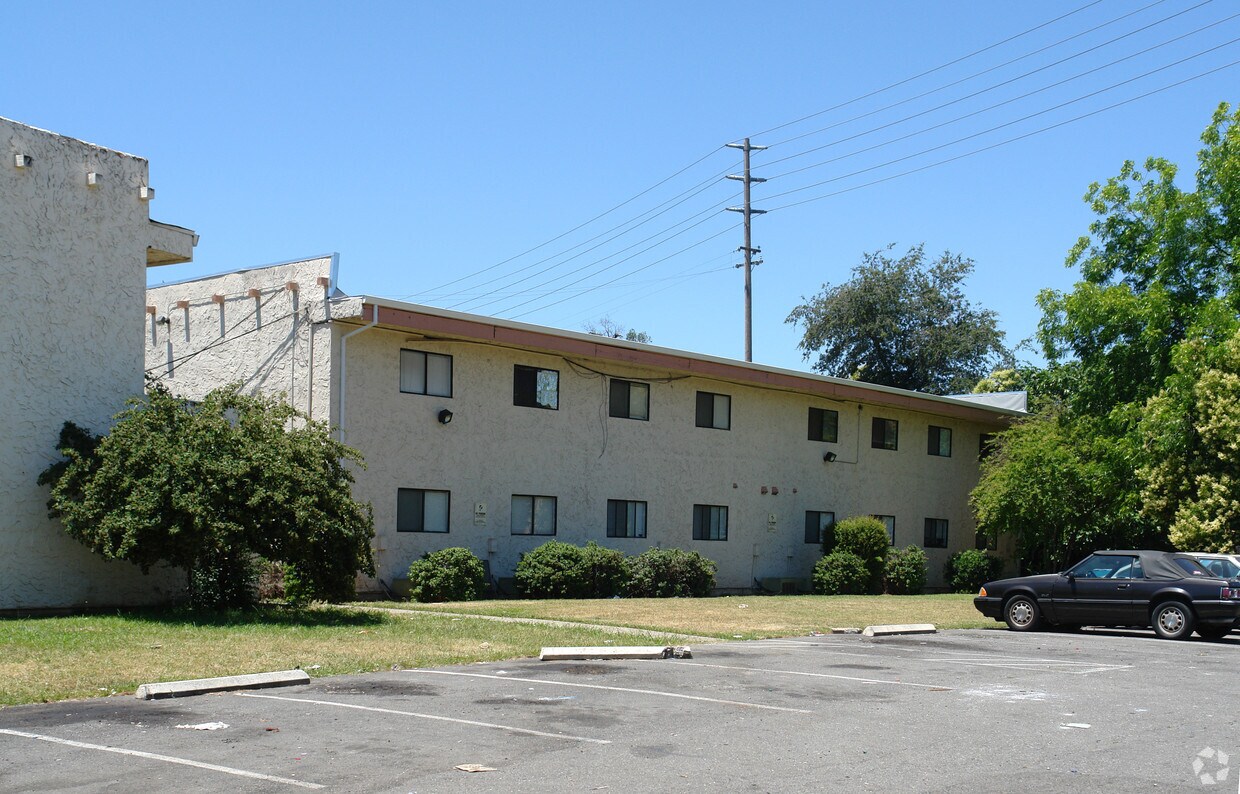 Building Photo - 7761 Lialana Way