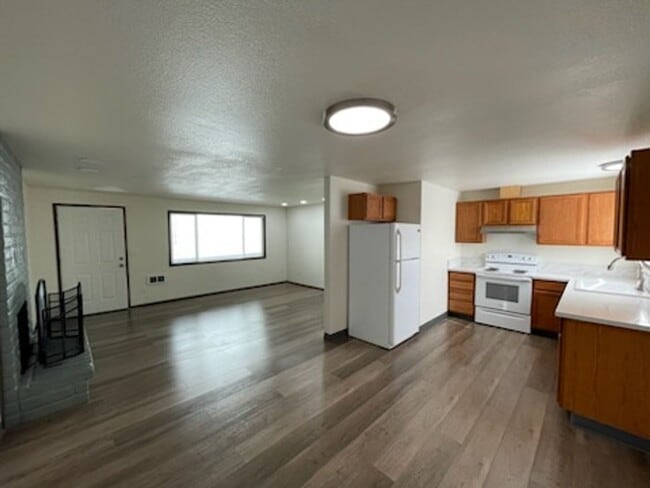 Foto del edificio - Newly Remodeled 3 Bedroom 1 Bathroom Ranch...