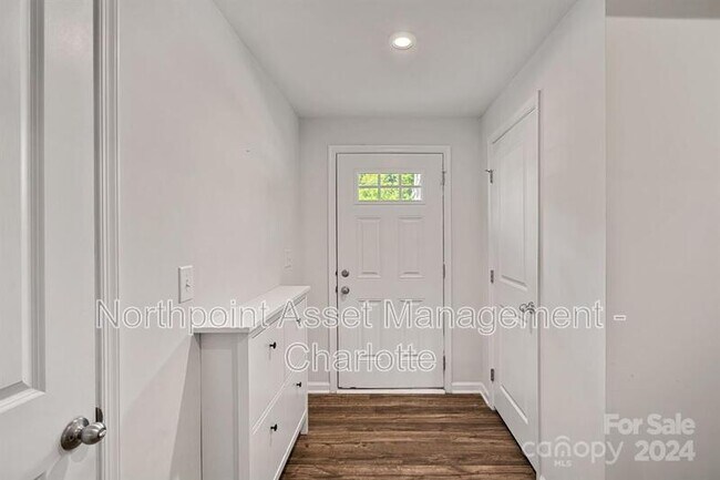 Foto del edificio - 5442 Kyndall Walk Way