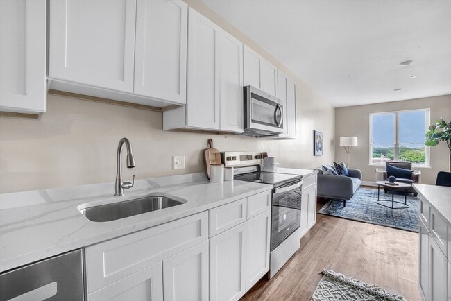 Building Photo - 127 Centre St