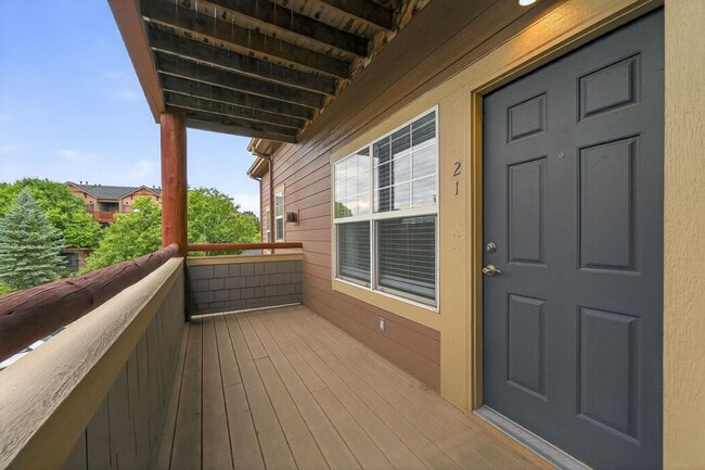 Building Photo - 5220 Boardwalk Dr