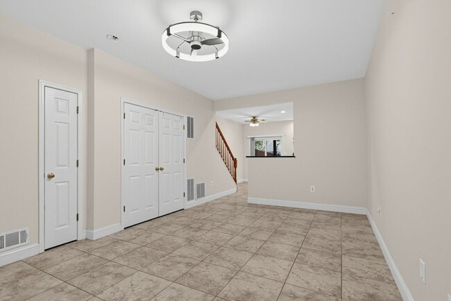 Building Photo - 2420 Dew Meadow Ct