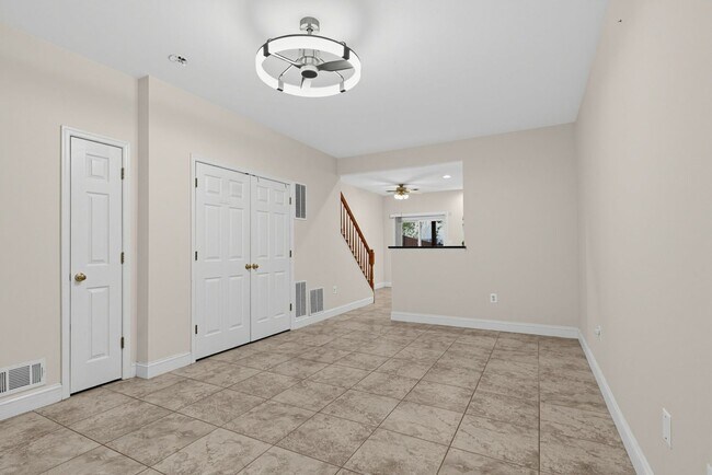 Foto del edificio - 2420 Dew Meadow Ct
