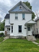 Building Photo - 410 Walnut St