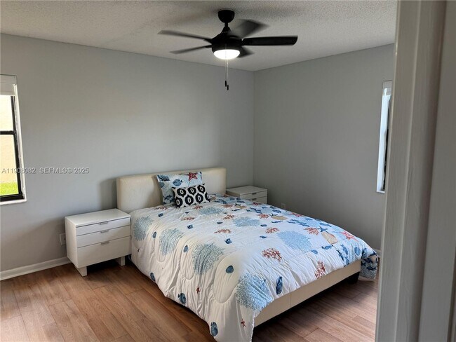 Foto del edificio - 7590 Tahiti Ln