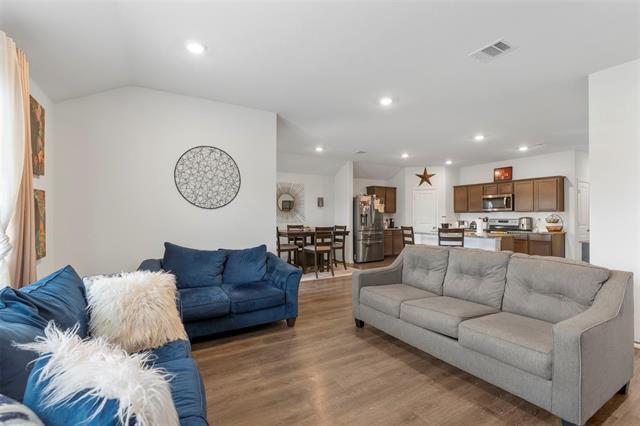 Building Photo - 1304 Lowhill Dr