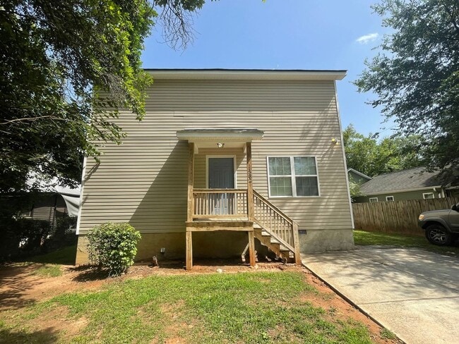 PRE-LEASING FOR AUGUST 2026! - PRE-LEASING FOR AUGUST 2026! House