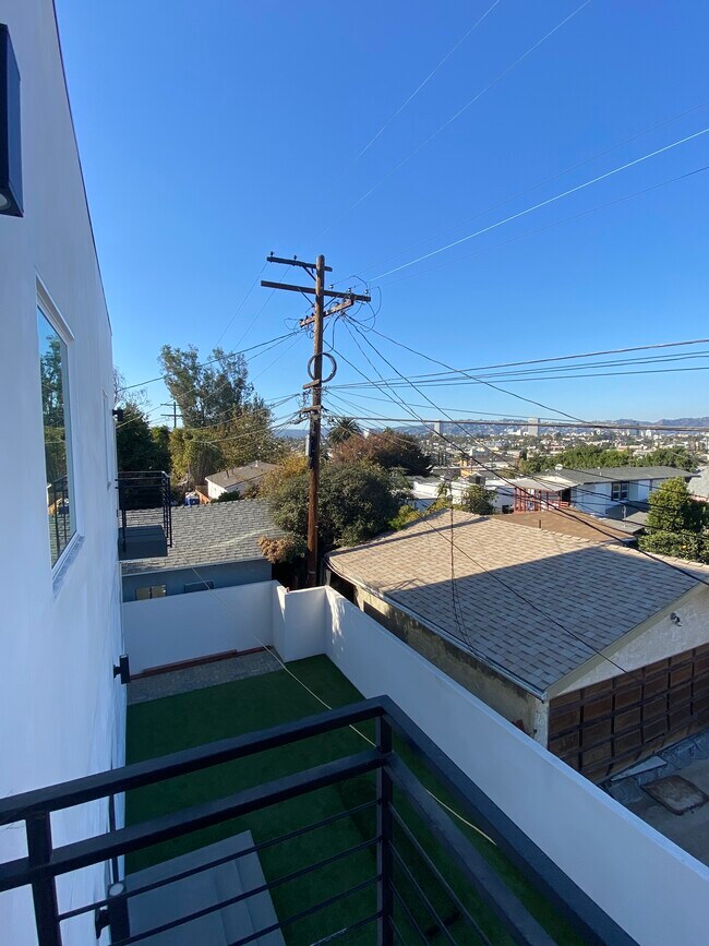 Foto del edificio - 4657 Pickford St