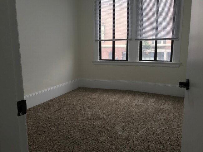 Front Bedroom (2) - 1914 Lombard St