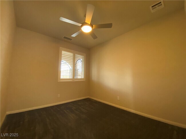 Foto del edificio - 9075 Tiffany Oaks Ave