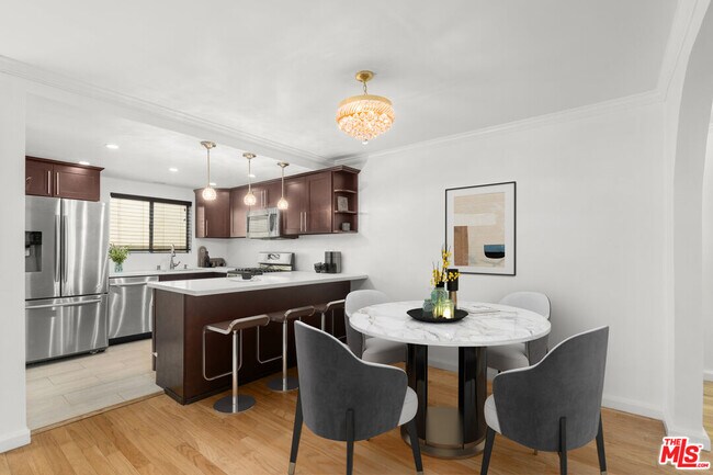 Foto del edificio - 1236 Wellesley Ave