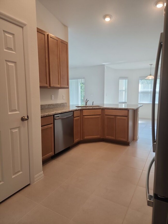 Building Photo - Spacious 3 bed, 2 bath Palm Coast Home min...