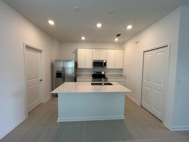 Foto del edificio - 5792 Meditation Dr