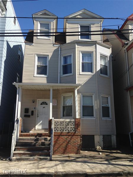 Primary Photo - 84 S 8th St