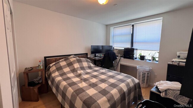 Foto del edificio - 10-44 47th Ave