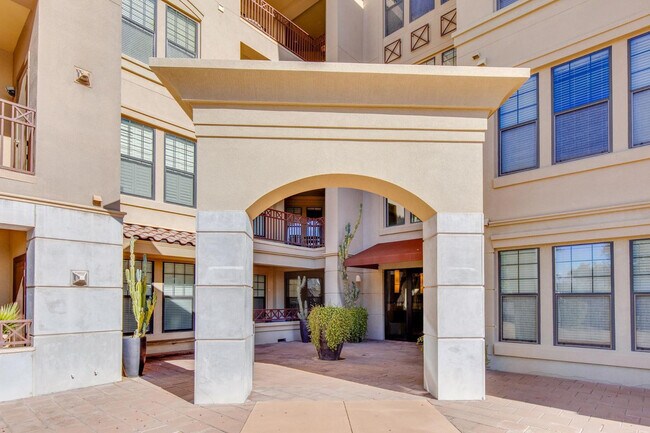 Building Photo - 7291 N Scottsdale Rd