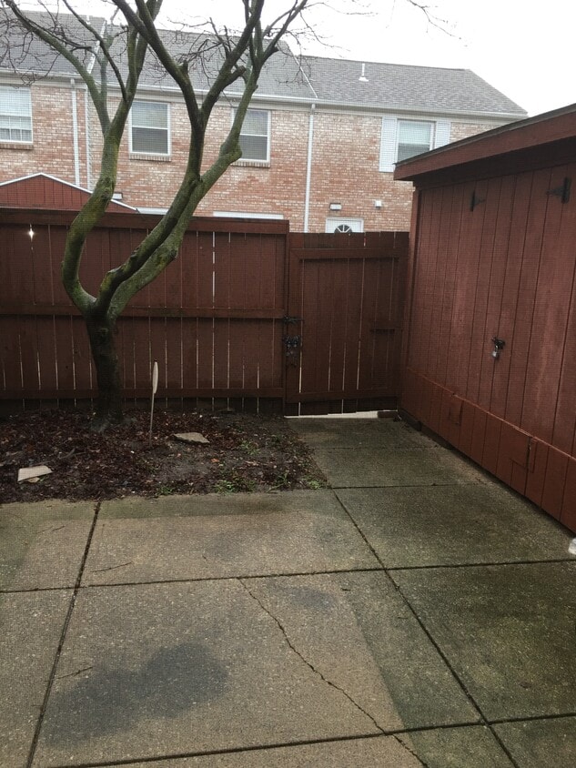 541 Adrian Ct Unit 541, Brookville, OH 45309 Condo for Rent in