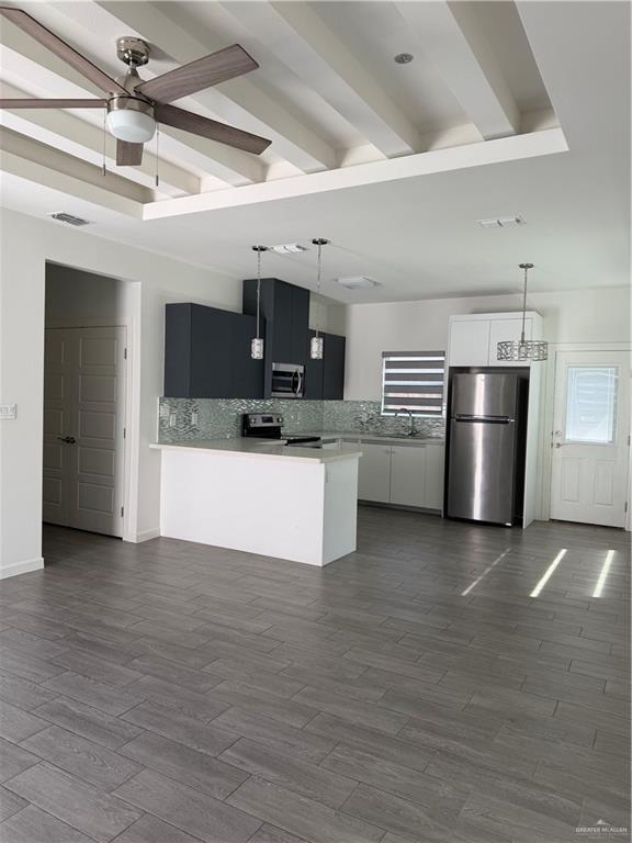 Building Photo - 10 West Dr