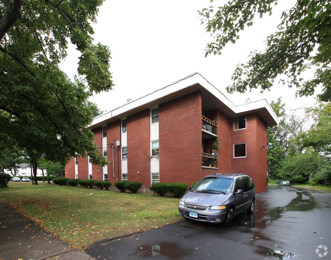 Building Photo - 490 Burritt St