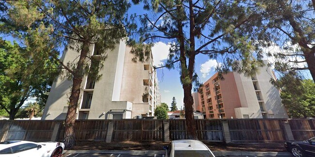 Foto del edificio - 530 Coffee Rd