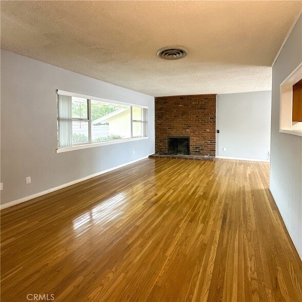 Foto del edificio - 8586 CA-27