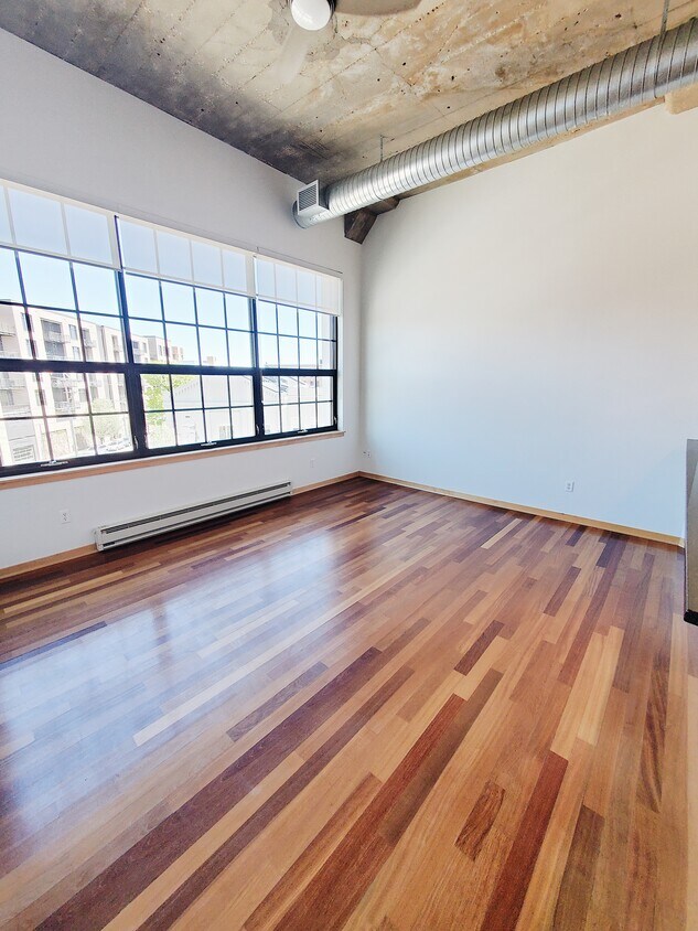 Foto principal - Stunning 1BED/1BATH Third Ward Condo