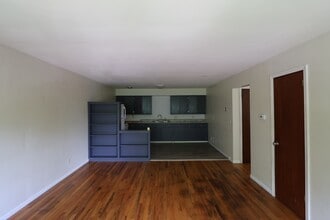 Building Photo - 1715 Blossom Ln