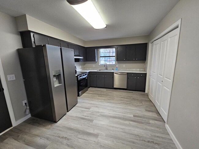 Building Photo - 100 North St