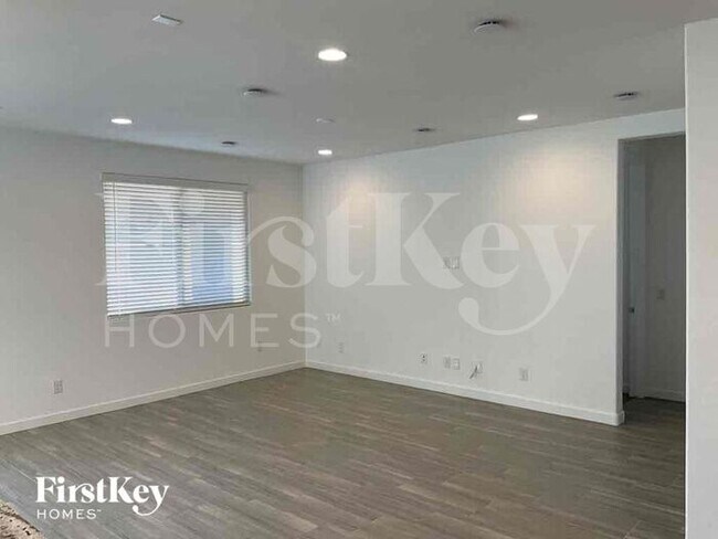 Building Photo - 11136 W Levi Dr