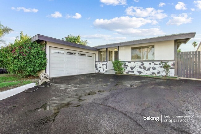 Building Photo - 6911 Bellaire Ave