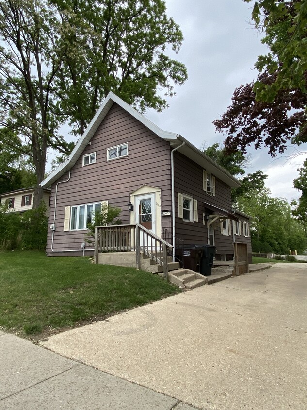 Primary Photo - 1018 W Florence St