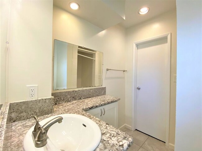 Building Photo - 4362 Temecula St