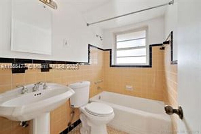 Building Photo - Recently Updated 1 Bedroom Condo Available...