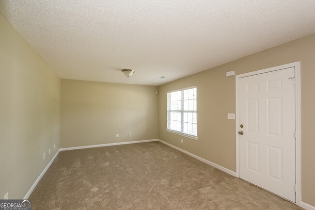 Building Photo - 117 Poplar Pointe Terrace