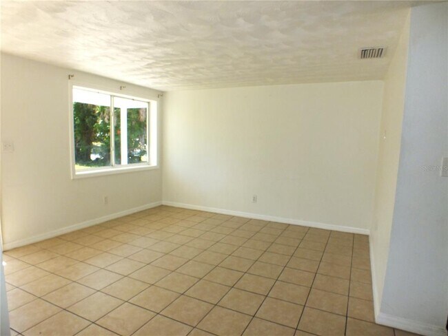 Foto del edificio - 910 27th St Ct E