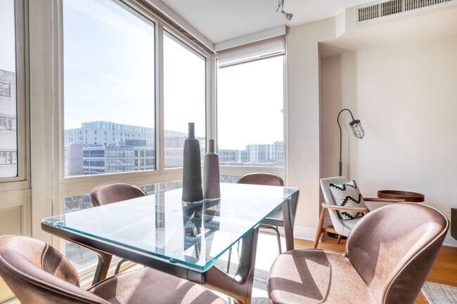 Building Photo - 2221 I St NW