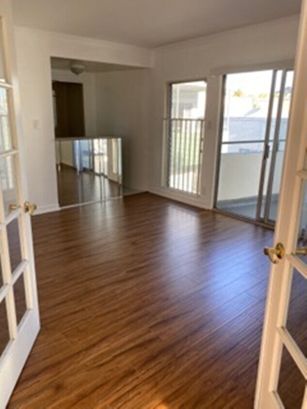 Foto principal - 454 S Oakhurst Dr