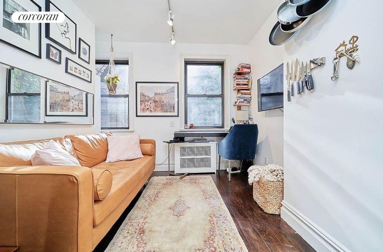 Primary Photo - 226 W 13th St